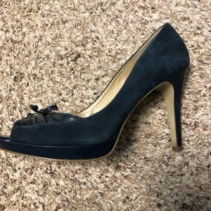 Marc Fisher Navy pump OBO